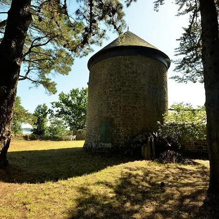 Le Moulin Du Moustoir Vue Sur Le Golfe *